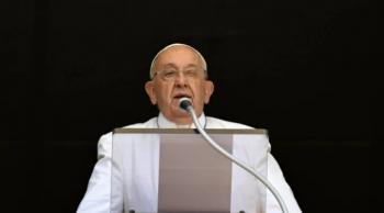 O supérfluo te escraviza, alerta o Papa Francisco
