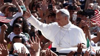 Papa Leão XIV conclama aos jovens que respondam com alegria ao chamado do Senhor