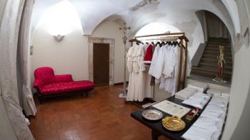 A “Sala das Lágrimas”, onde o cardeal se torna Papa