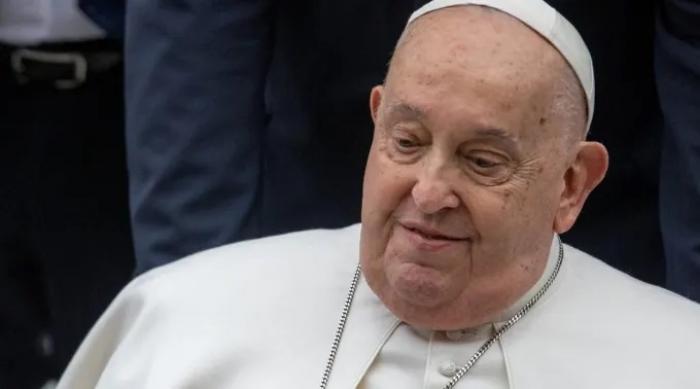 Morre o Papa Francisco aos 88 anos de idade 